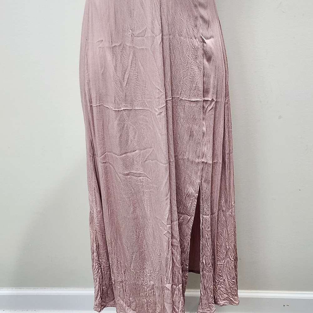 Elegant Pink Midi Dress - Picture 3 of 8